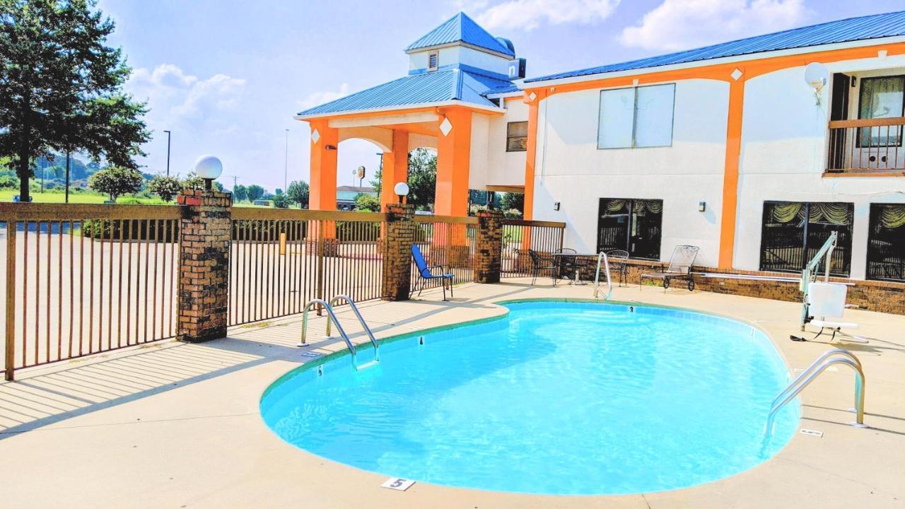 Quality Inn & Suites Decatur Priceville I-65 Exterior foto