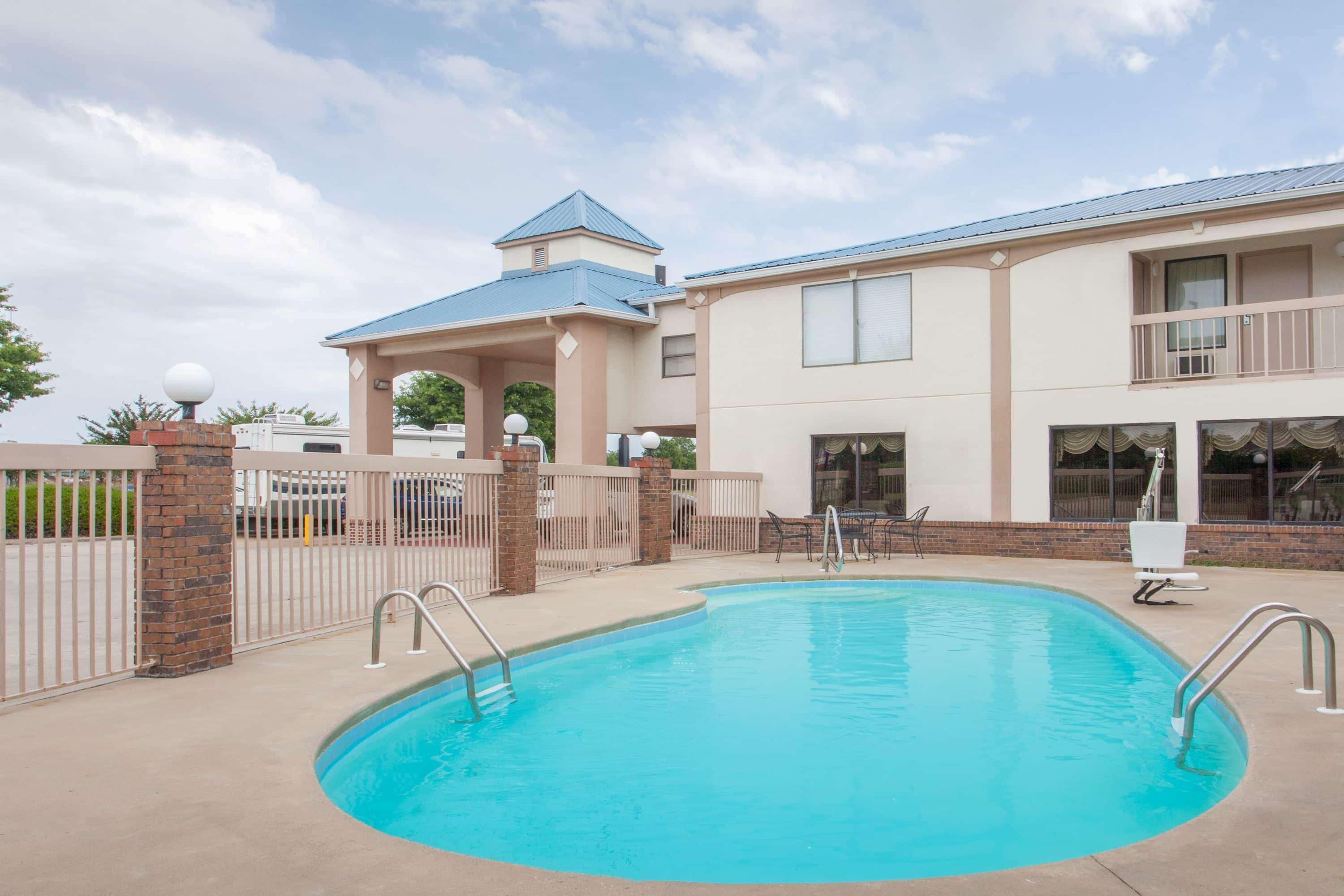 Quality Inn & Suites Decatur Priceville I-65 Exterior foto