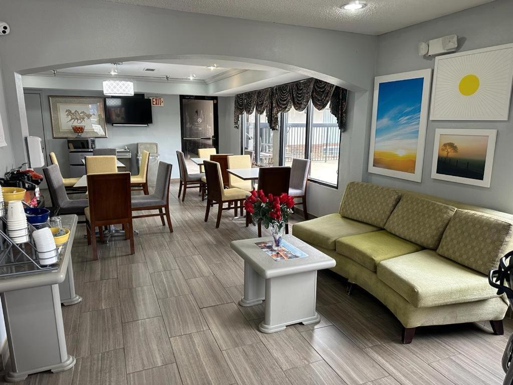 Quality Inn & Suites Decatur Priceville I-65 Exterior foto